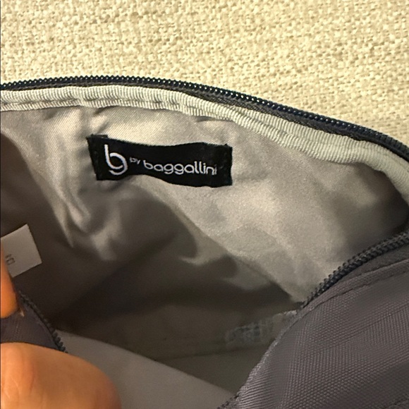 Baggallini black Small Crossbody Bag - Picture 3 of 8